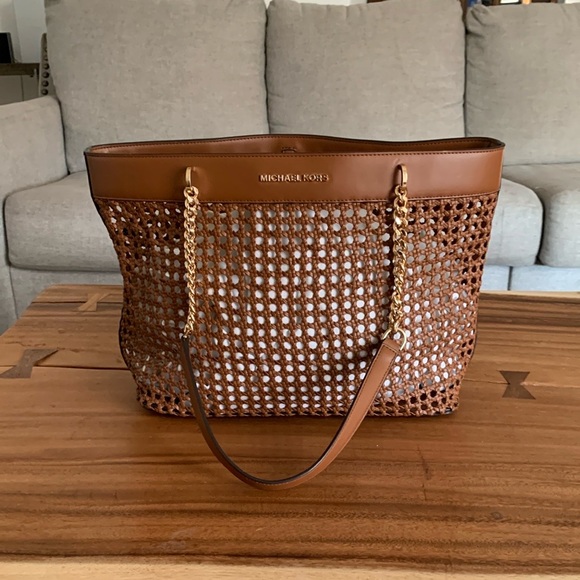 Michael Kors Kinsley Rattan Carryall Tote Bag in the color Luggage. - Picture 3 of 9